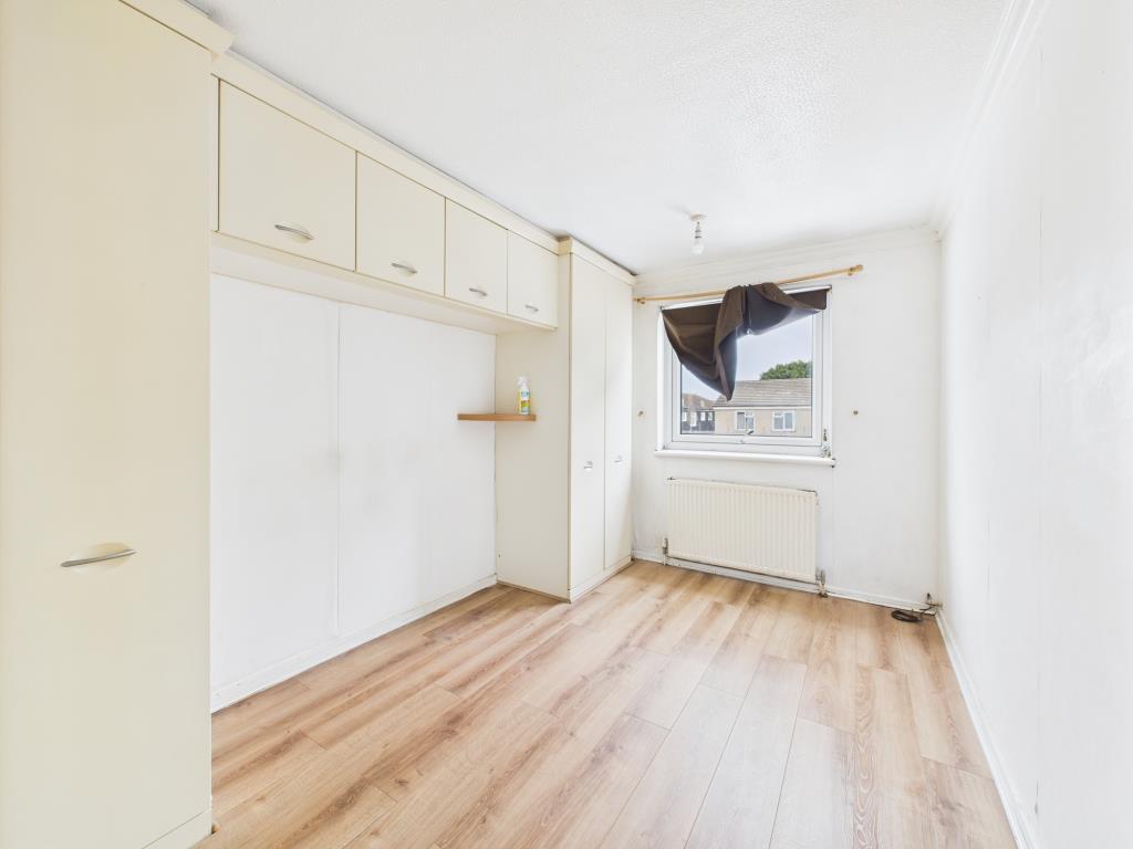 Lot: 167 - THREE-BEDROOM MAISONETTE FOR REFURBISHMENT - Bedroom 1